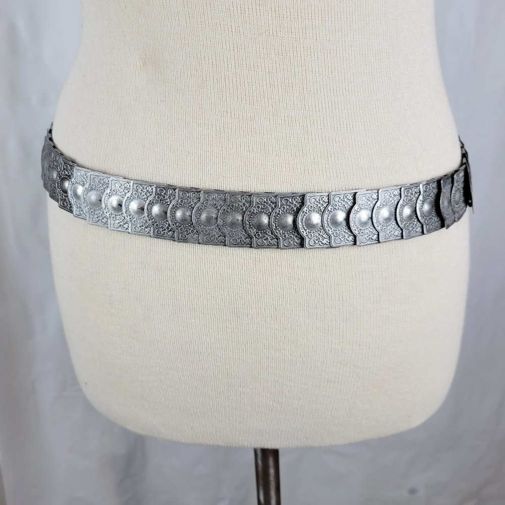 Vintage Boho 90s Silver Stamped Metal Link Stretch Belt With Rhinestone Buckle - Picture 4 of 8